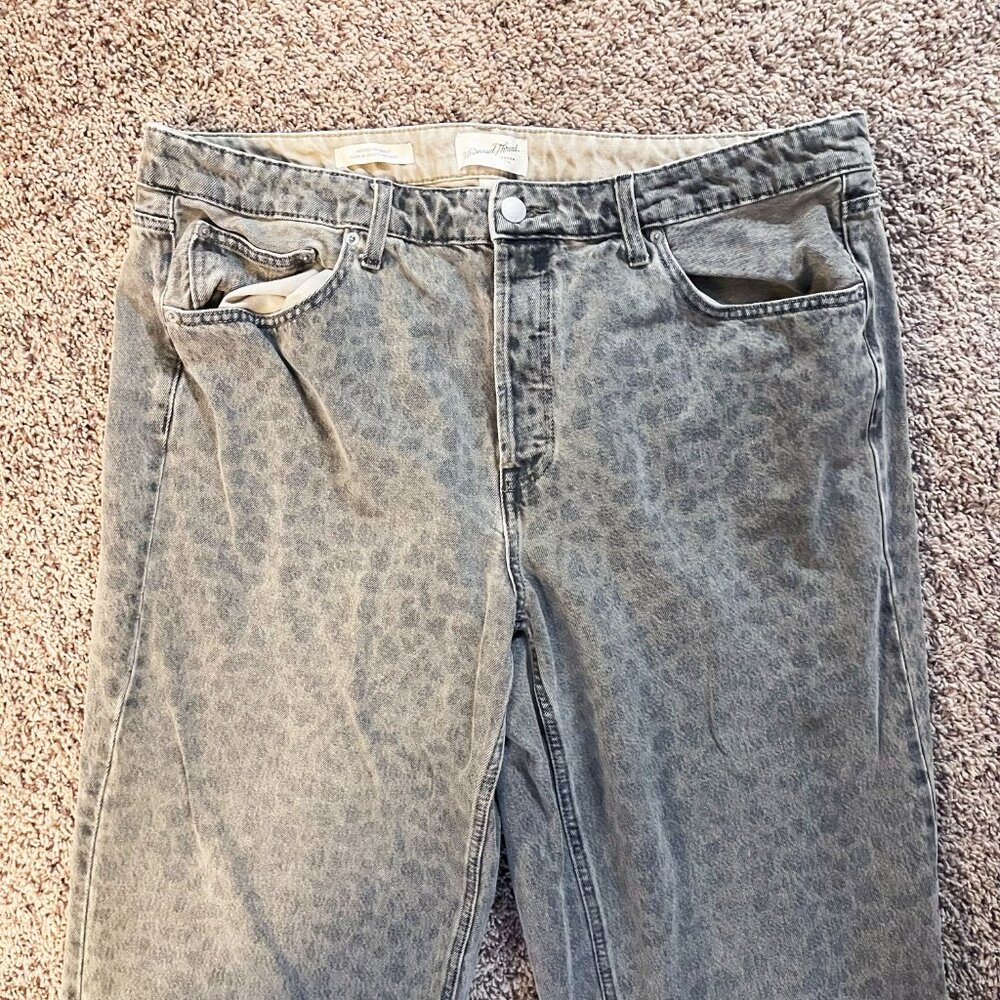 Universal Thread | Gray Leopard Print Women's Mid… - image 6